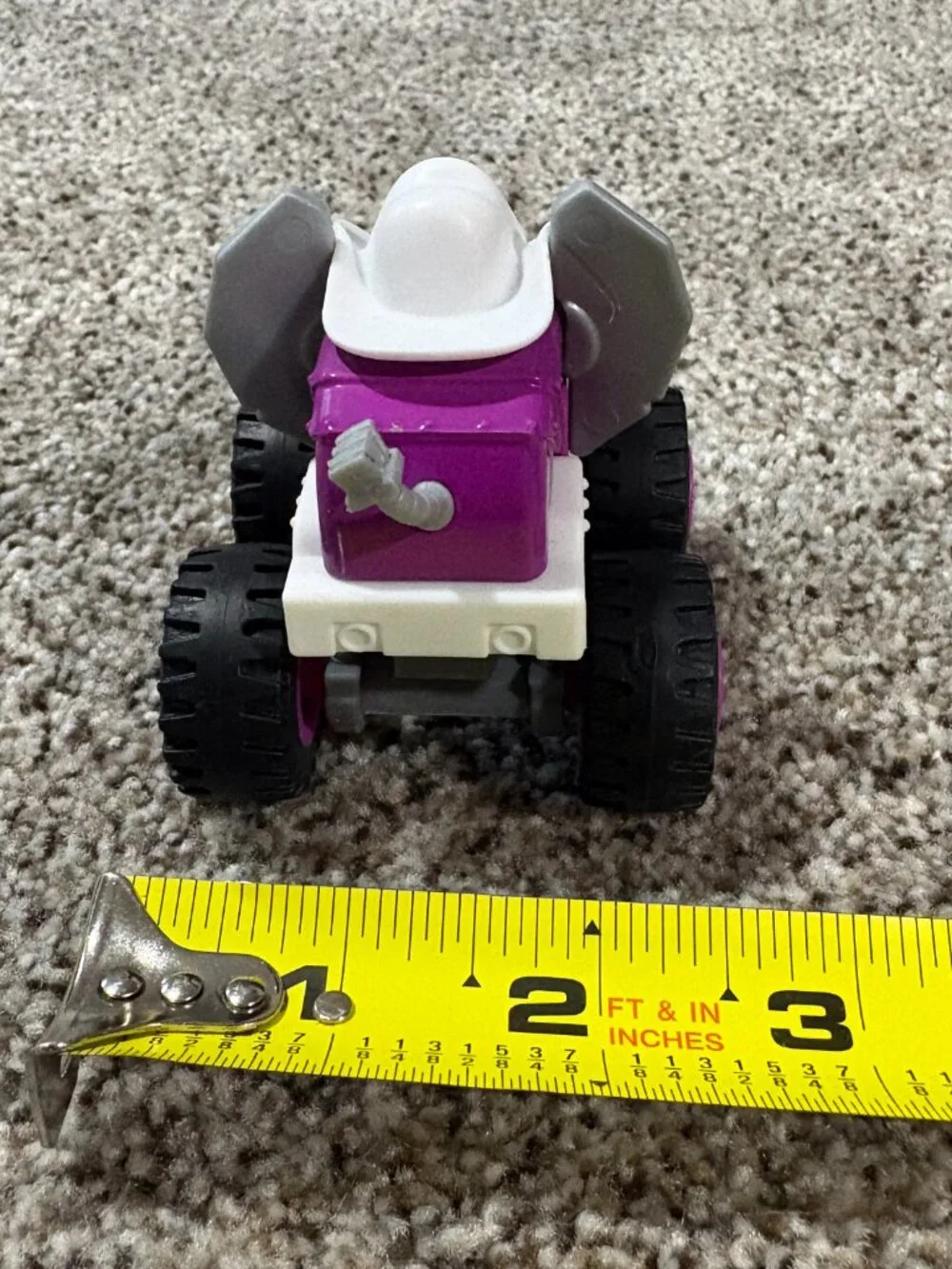 Blaze Monster Machines Elephant Starla DYN34 Rare Diecast Truck